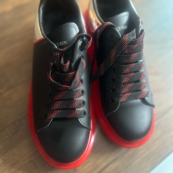 Pre-owned Alexander Mcqueens size 9 - Picture 8 of 15